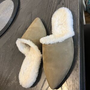 Jenni Kayne Tan and Cream Slippers